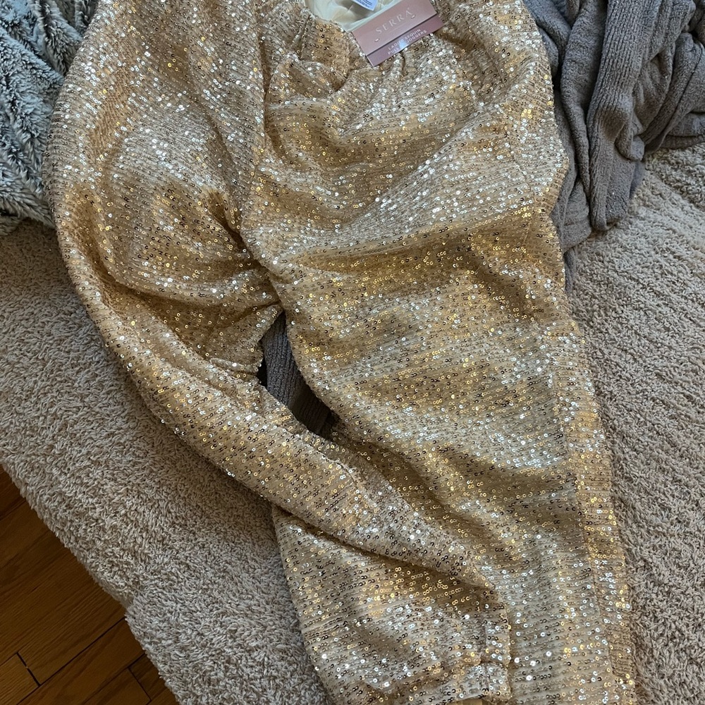 NWT! Gold sequin joggers!!! Women’s medium